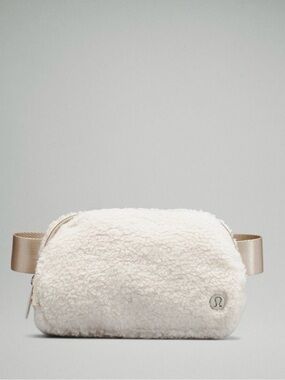 Lululemon Everywhere Belt Bag Fleece Light Ivory Trench White Sherpa Fanny Pack